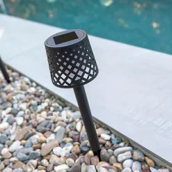 4 piques solaire LED intégrée Gretita noir 2lm 0,015W IP44 blanc chaud New Garden