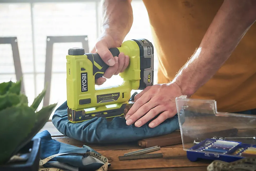 Agrafeuse Ryobi ONE+ R18ST50-0 18V (sans batterie)