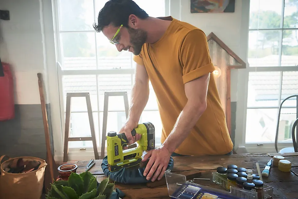 Agrafeuse Ryobi ONE+ R18ST50-0 18V (sans batterie)
