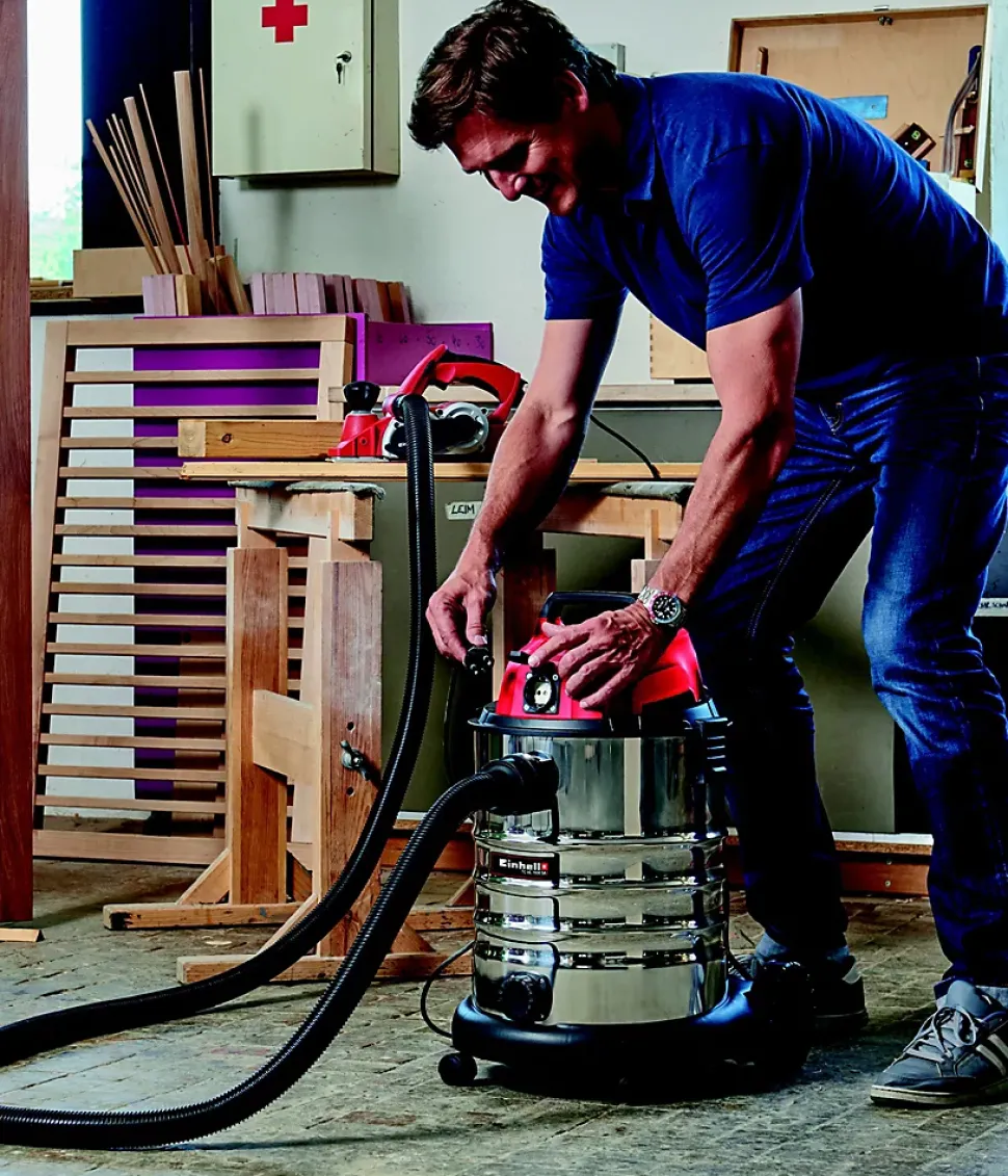 Aspirateur eau et poussière Einhell TC-VC 1930 SA 30L