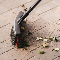 Balai de jardin multi-usages taille M Solid Fiskars L. 38 cm noir