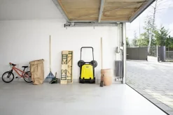 Balayeuse mécanique Kärcher S4 Twin en acier A3 et polypropylène (PP)