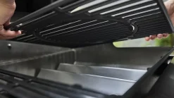 Barbecue à gaz Weber Genesis E-315W 68 x 48 cm 3 brûleurs 16 personnes mix plancha