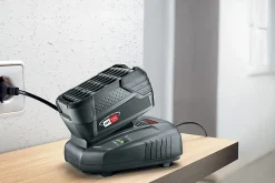 Batterie Bosch Professional PBA 18V 6.0Ah + batterie W-C