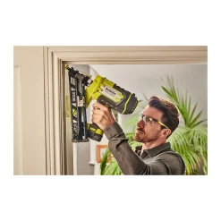 Cloueur de finition incliné à air comprimé RYOBI 18V One+ - 15 G - sans batterie ni chargeur - R15GN18-0