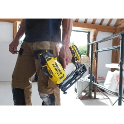 Cloueur de finition stanley Fatmax SFMCN616B-XJ 18V (sans batterie)