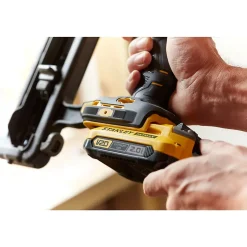Cloueur de finition stanley Fatmax SFMCN616B-XJ 18V (sans batterie)