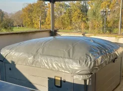 Couverture gonflable Sp'Ump pour Spa Extérieur - Spa Inférieur à 2,6m x 2,6m - Bâche Gris Foncé - POOLCO