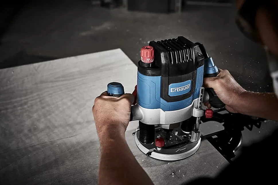 Défonceuse filaire Erbauer ER2100 2100W 240V