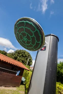 Douche solaire en PVC avec rince pieds et réservoir de 35L