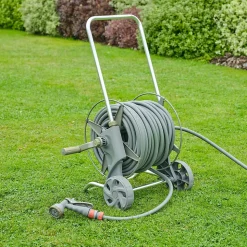 Dévidoir sur roues en métal équipé avec tuyau d'arrosage 40m Durum GoodHome