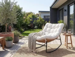 Fauteuil à bascule papasan avec coussin intérieurextérieur "Papaya" Beige