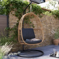 Fauteuil de jardin GoodHome Apolima en acier et rotin synthétique - Coloris marron rotin et noir ébène - Hauteur 196 cm