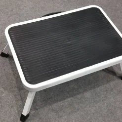 FISHTEC - Marchepied pliant antidérapant 150 kg - 46x32x17 cm - Acier - Patins caoutchouc - Compact 4 cm