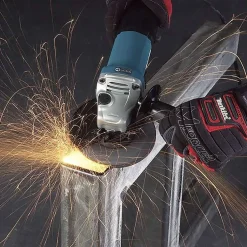 Meuleuse d'angle 125 mm 720 W MAKITA GA5030RSP6 coffret avec 7 disques