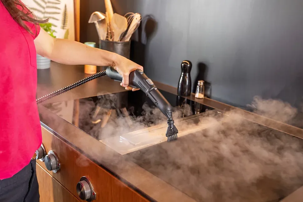 Nettoyeur vapeur Karcher SC4 Deluxe - Pression 3.5 bar- Débit vapeur 40 g/min- Réservoir amovible- Kit sols