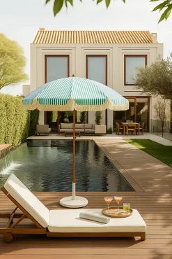 Parasol centré droit rond ouverture manuelle toile rayée bleu et blanc Oviala Gaya