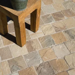 Pavé Grès Kandla Beige 14x14x5-7 cm (vendu au m² - 42 pavés/m²) - RO'MA NATURE