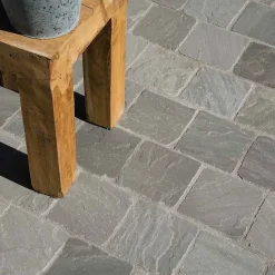Pavé Grès Kandla Gris 14x14x2,5 cm (vendu au m² - 42 pavés/m²) - RO'MA NATURE