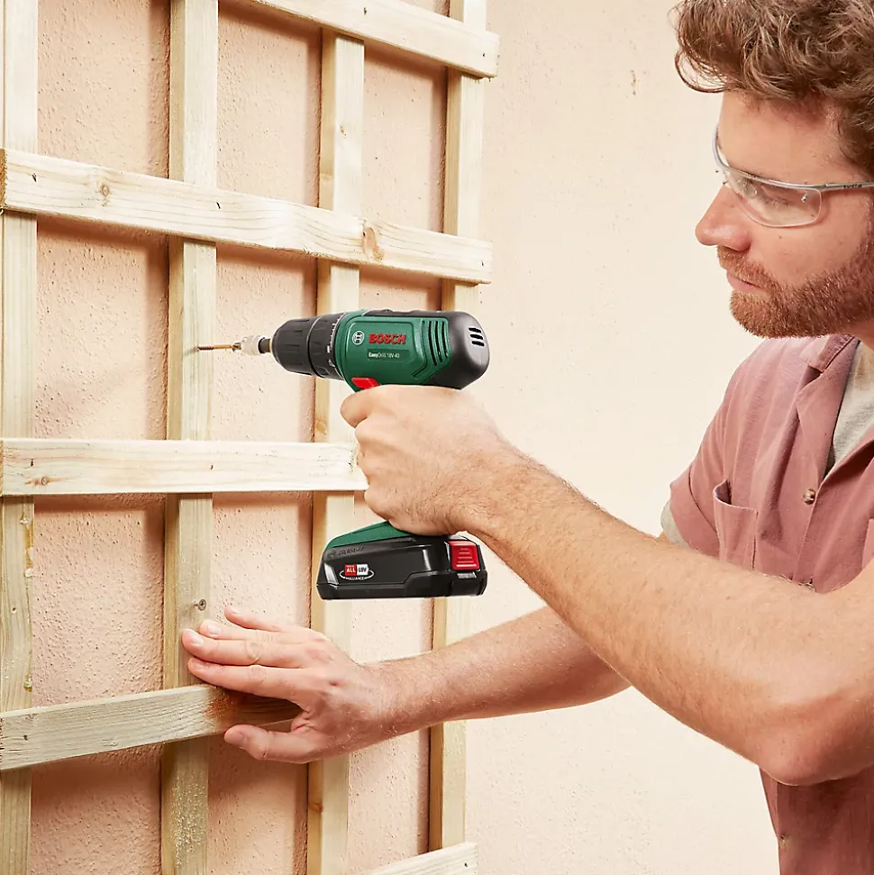 Perceuse visseuse sans fil Bosch EasyDrill 18V-40 2 x 1,5Ah + chargeur AL18V-40V-20