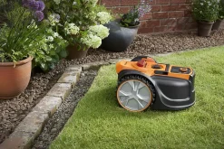 Robot tondeuse connecté LawnMaster AMB16 Plus 500m² 18V