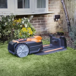 Robot tondeuse connecté LawnMaster AMD18 Plus 800m² 24V