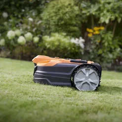 Robot tondeuse connecté LawnMaster AMD18 Plus 800m² 24V