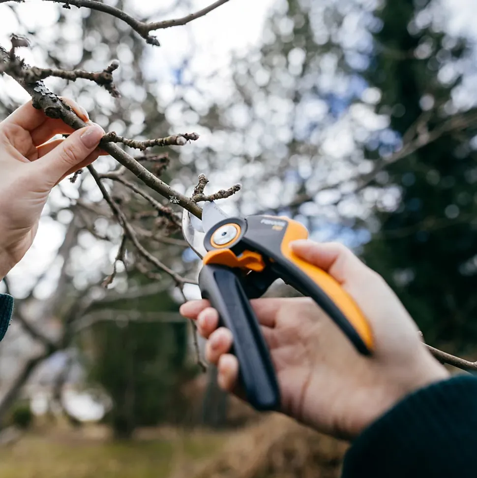 Sécateur à lame franche Fiskars X-series™ M (P921)