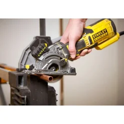Scie circulaire multimatériaux Stanley Fatmax FME380K 650W