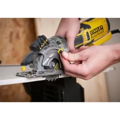 Scie circulaire multimatériaux Stanley Fatmax FME380K 650W