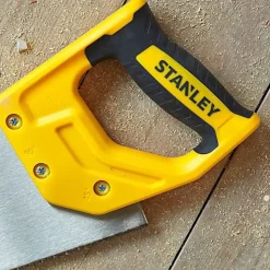 Scie égoïne à bois universelle SHARPCUT™ coupe fine 450mm - STANLEY - STHT20370-1