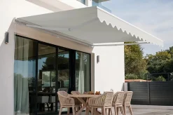 Store banne monobloc structure blanche VECCHIO 4x3m toile beige