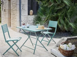 Table d'extérieur en aluminium L.70/110 x H.14cm vert amande