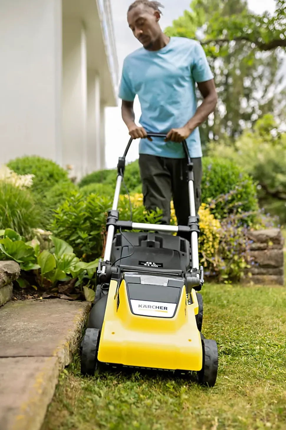 Tondeuse à gazon sans fil 36 V Karcher LMO 5-18 Dual avec 2 batteries 18V-5Ah- moteur brushless- autonomie 550 m²- coupe 41 cm