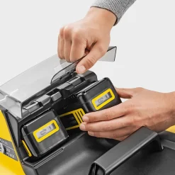 Tondeuse à gazon sans fil 36 V Karcher LMO 4-18 Dual avec 2 batteries 18V-5Ah- moteur brushless- autonomie 450 m²- coupe 37 cm