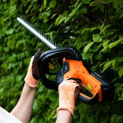 Yard Force - Taille-haies sans fil 20V avec lame 45cm, batterie Li-Ion et chargeur - LH C45